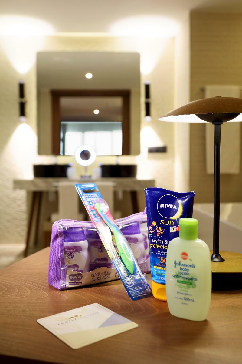 Family Selection At Grand Palladium Costa Mujeres Resort & Spa แคนคูน ภายนอก รูปภาพ